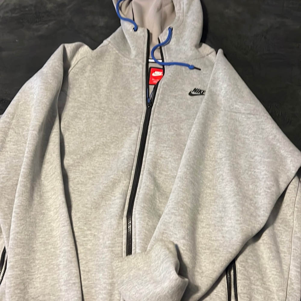 Nike tech